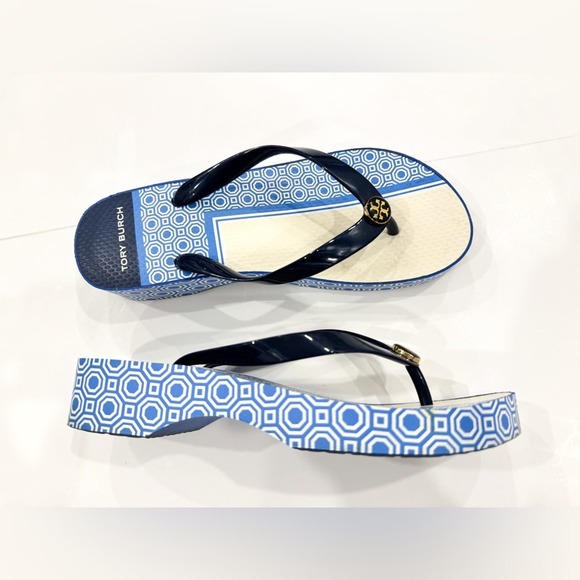 Tory Burch sandals tong flip flop Logo Navy Octagon Wedge poolside 8.5 - Picture 2 of 8